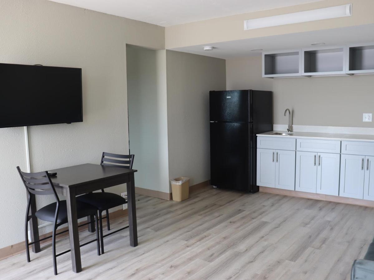 Crossroads Inn & Suites 西孟菲斯 外观 照片