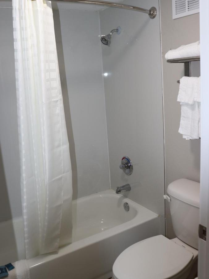 Crossroads Inn & Suites 西孟菲斯 外观 照片